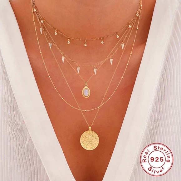 Dangling Crystal Arrowheads Gold-Plated Necklace - Picture 1 of 7